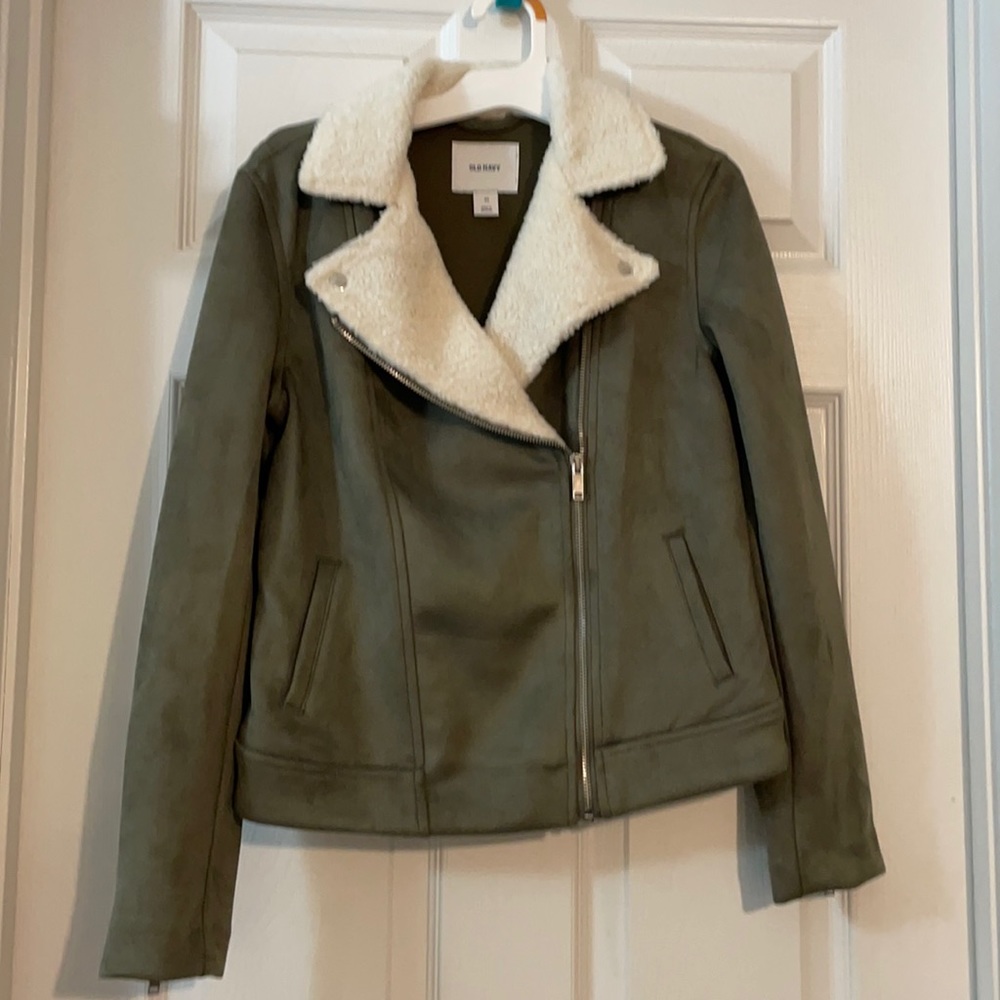 Old Navy Olive Green and faux Sherpa Jacket - NWOT _ 2